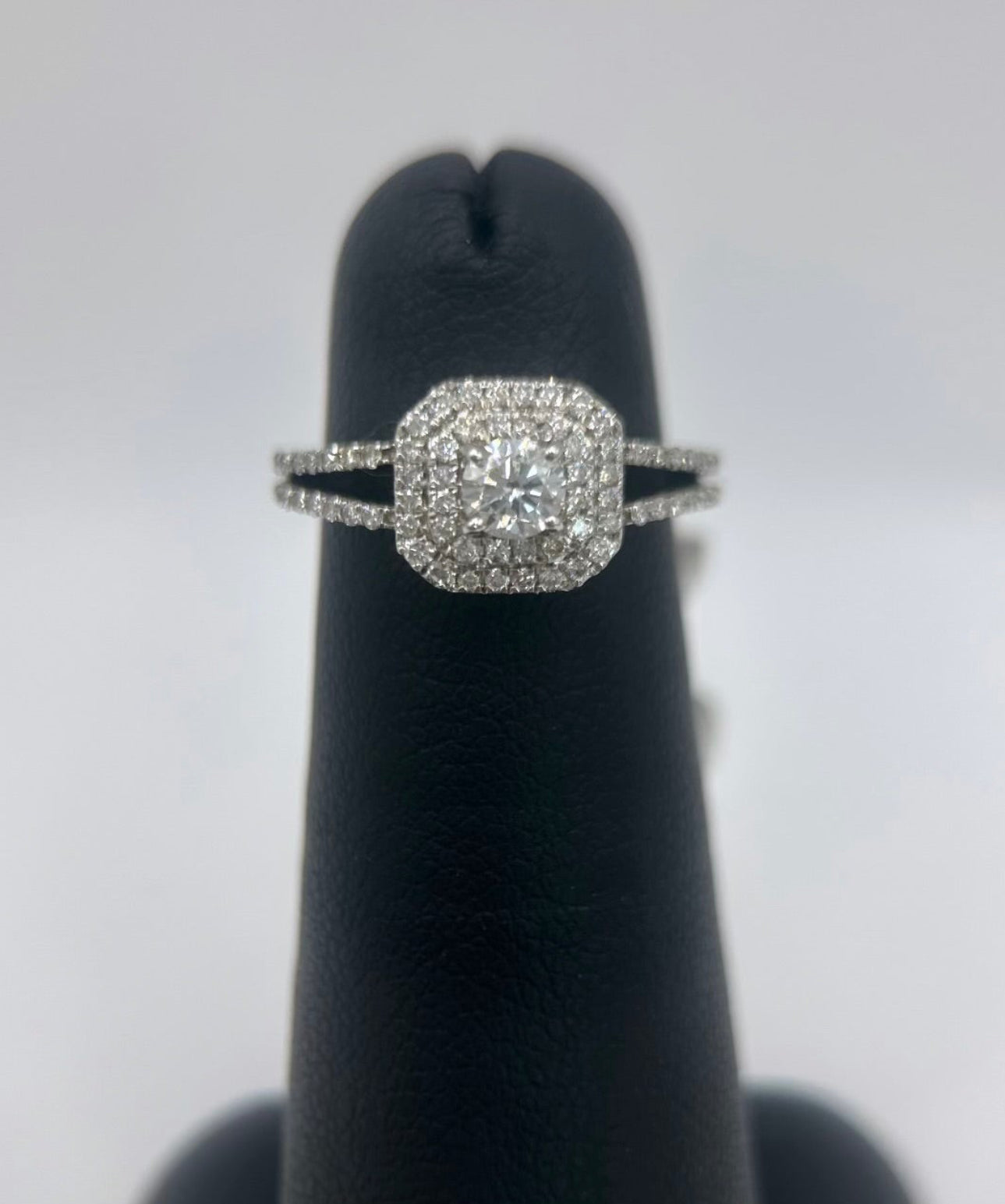 14k White Gold 0.25ct Round Halo Natural Diamond