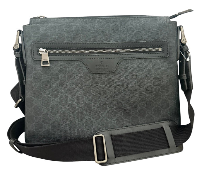 GG Supreme Black Messenger Medium Bag