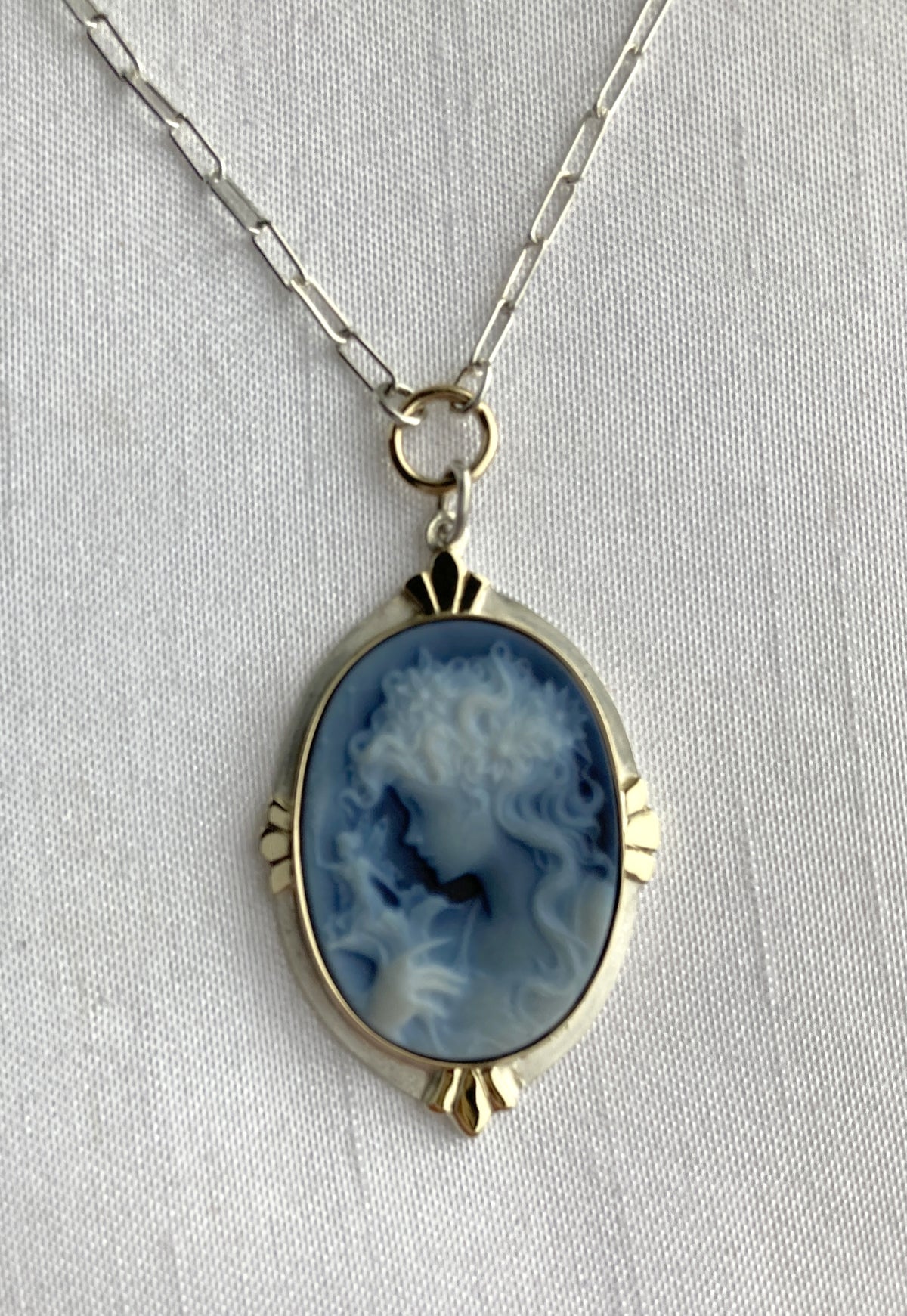 Cameonecklace.jpg?v=1734817430 
