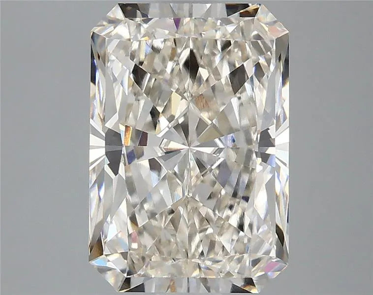 2.67ct Radiant Lab Grown Diamond (Colour H, Clarity VVS2, IGI Certified)
