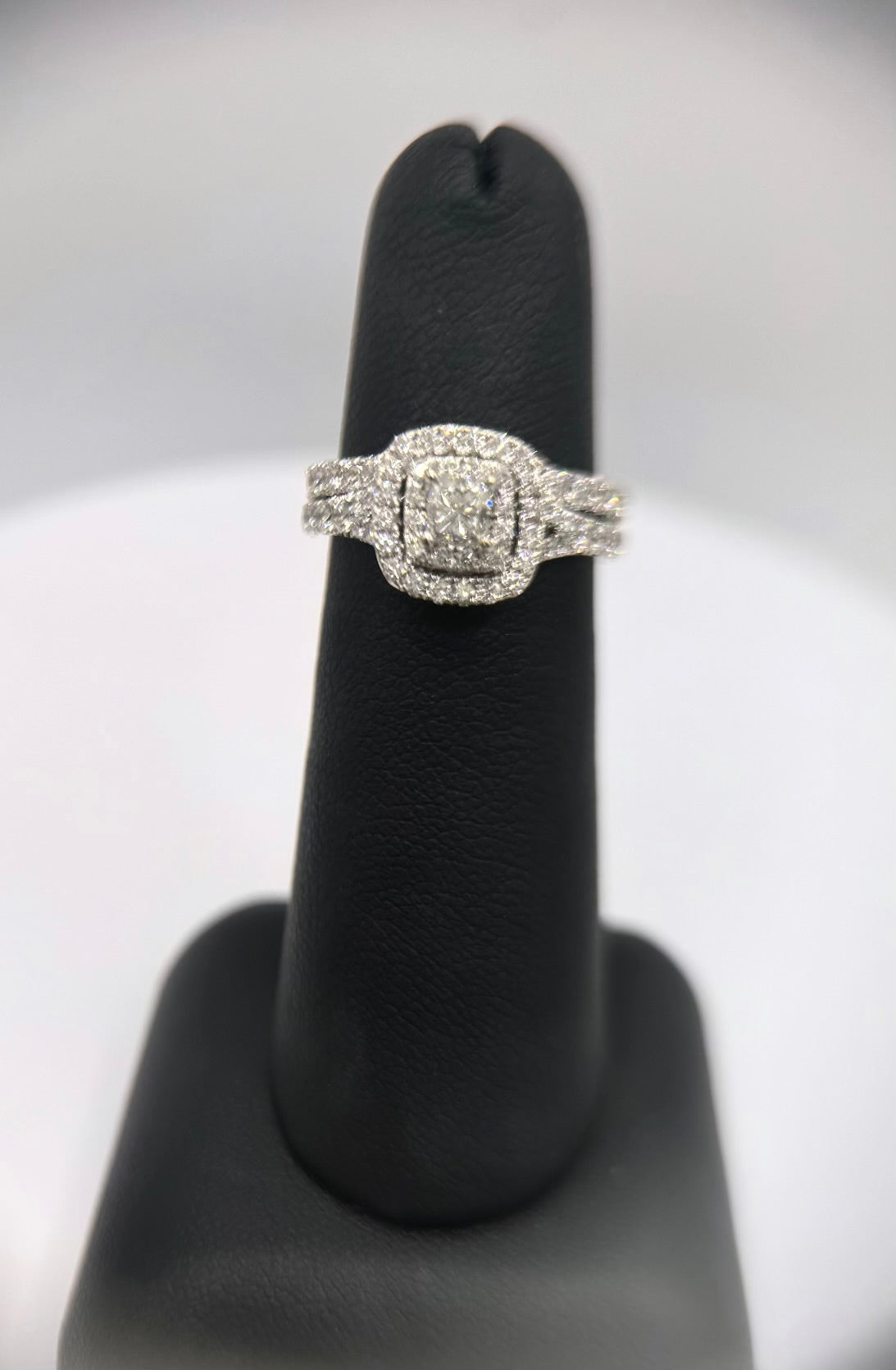 14k White Gold 0.25ct Princess Cut Diamond Halo ring