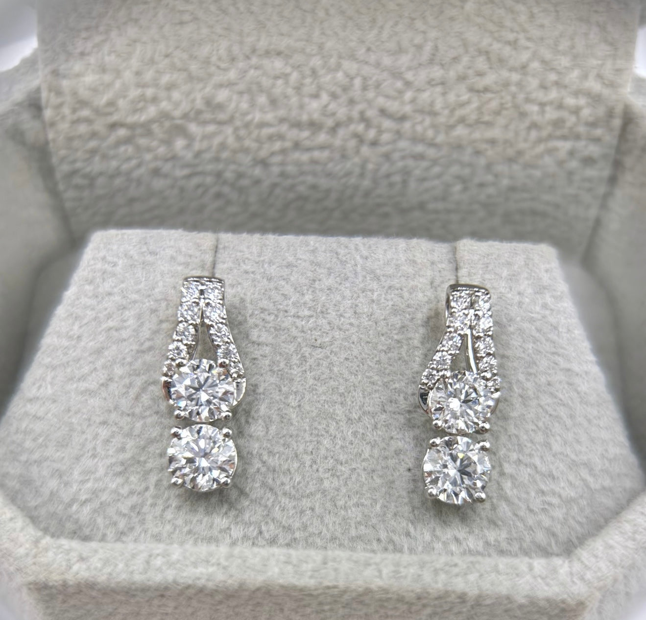 14k White Gold Earrings 2ctw